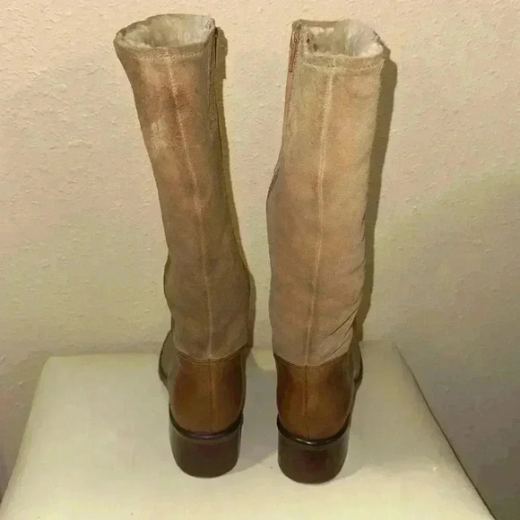 Fur lined boots. Size 8M - Picture 3 of 11